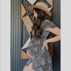 •Not maternity• Super cute comfy dress